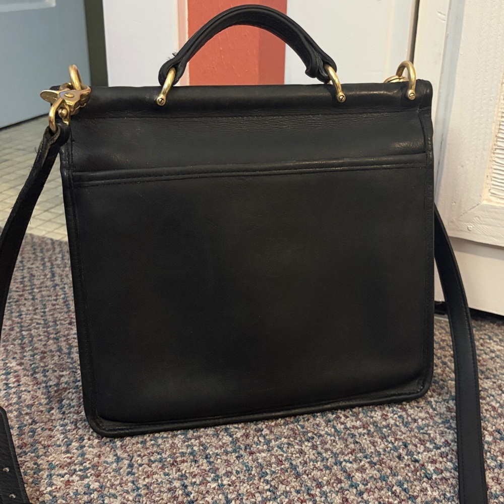 Vintage Coach Willis Leather Crossbody Bag in Black - Picture 7 of 16